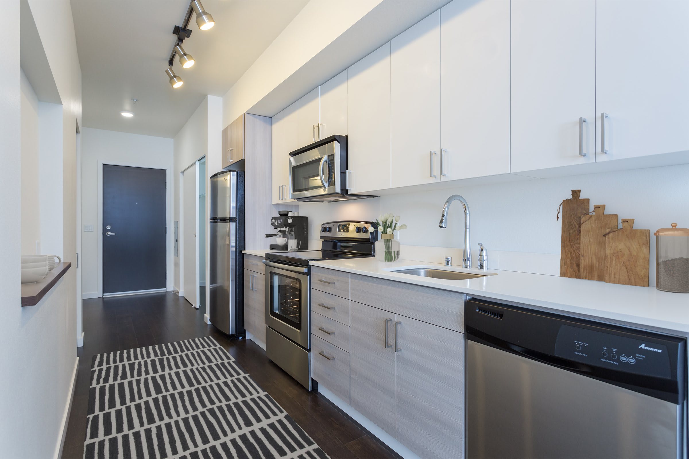 Nine and Pine Apartments – photo 5