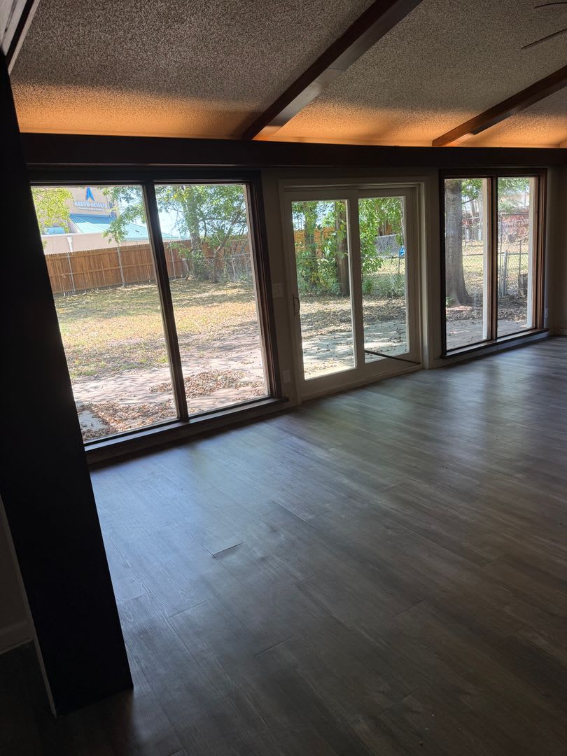 Beautiful Fully Remodeled 3 bedroom in the Heart of Broken Arrow – photo 4