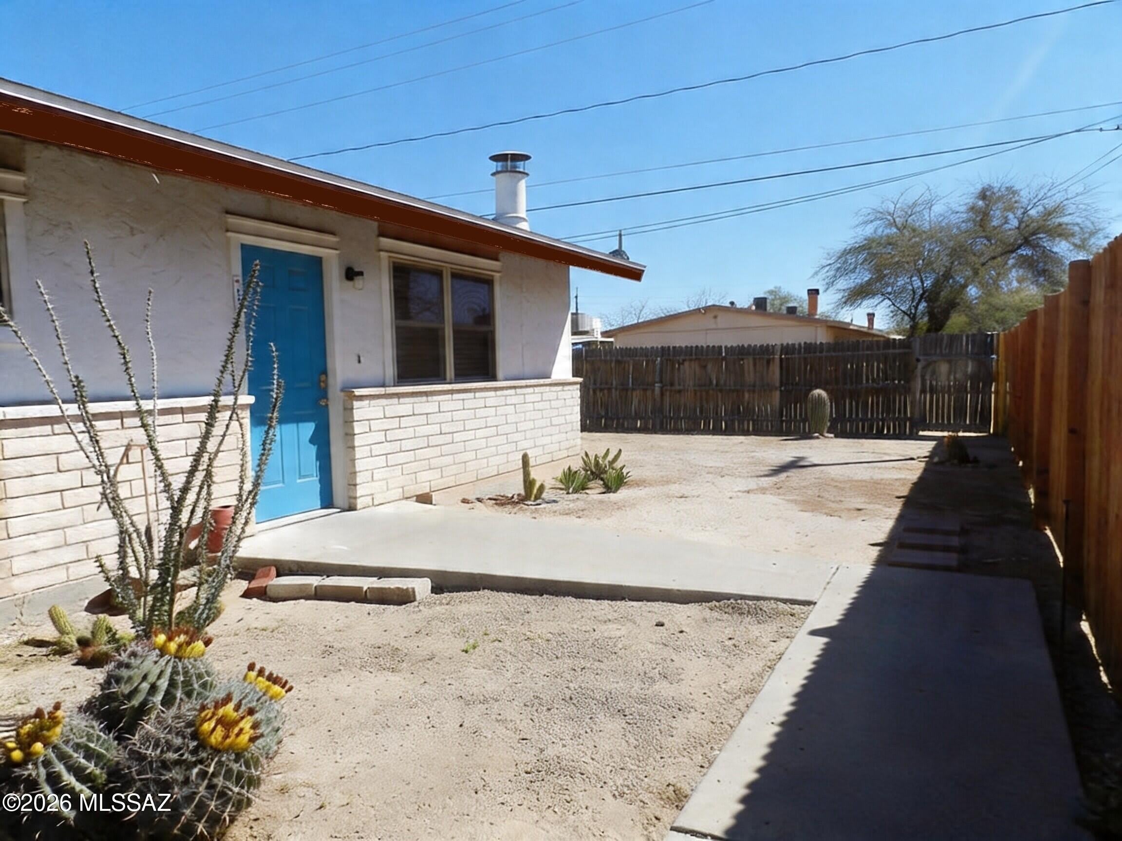 2512 E Eastland Street – photo 2