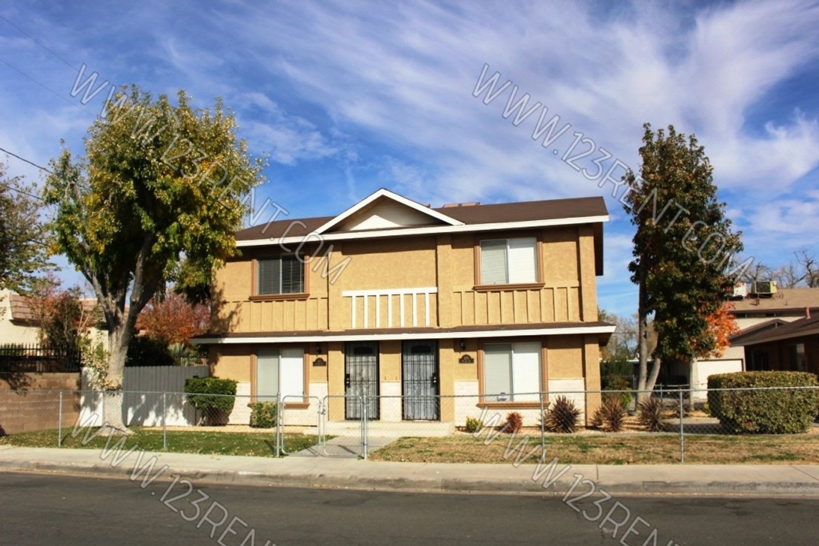2BD/1.5BTH TOWNHOUSE WEST LANCASTER – photo 1