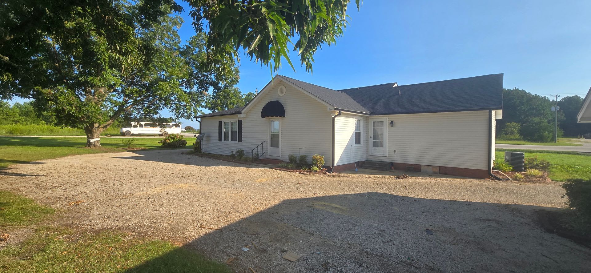 Coming Soon Updated Farmhouse – photo 3