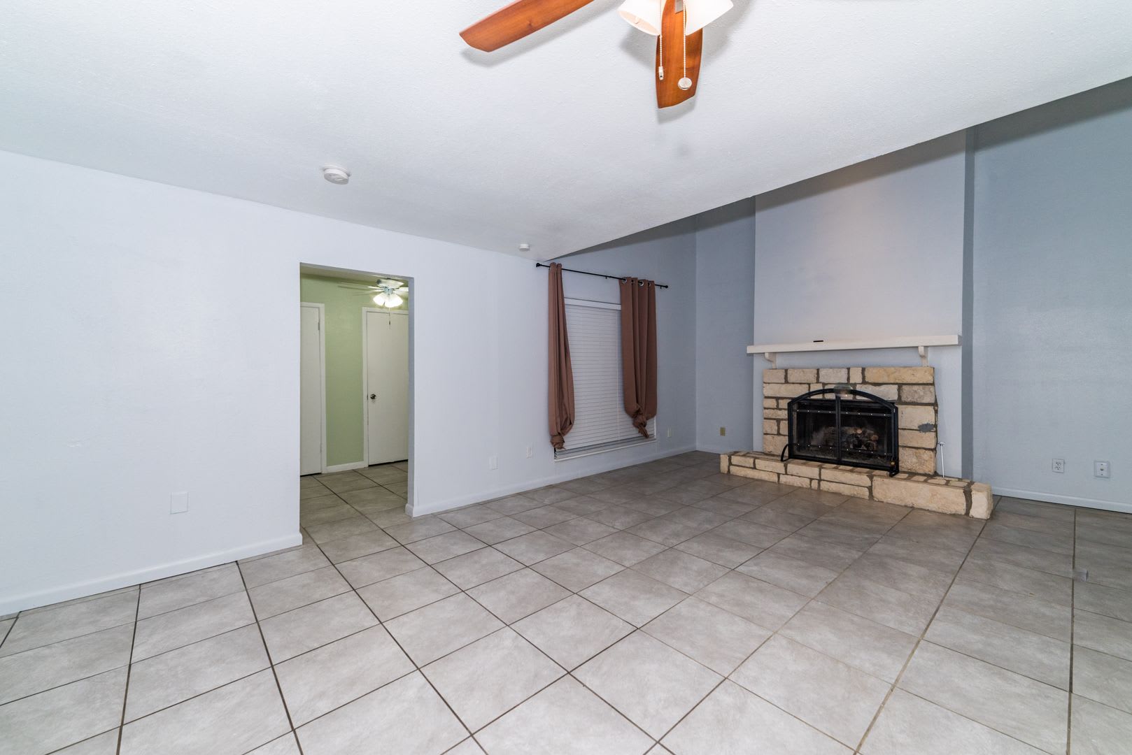 RENOVATED 2-BEDROOM TOWNHOME IN AHISD – photo 3