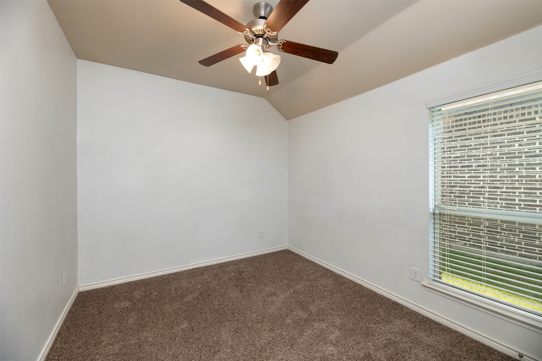 1904 Clark Street – photo 5