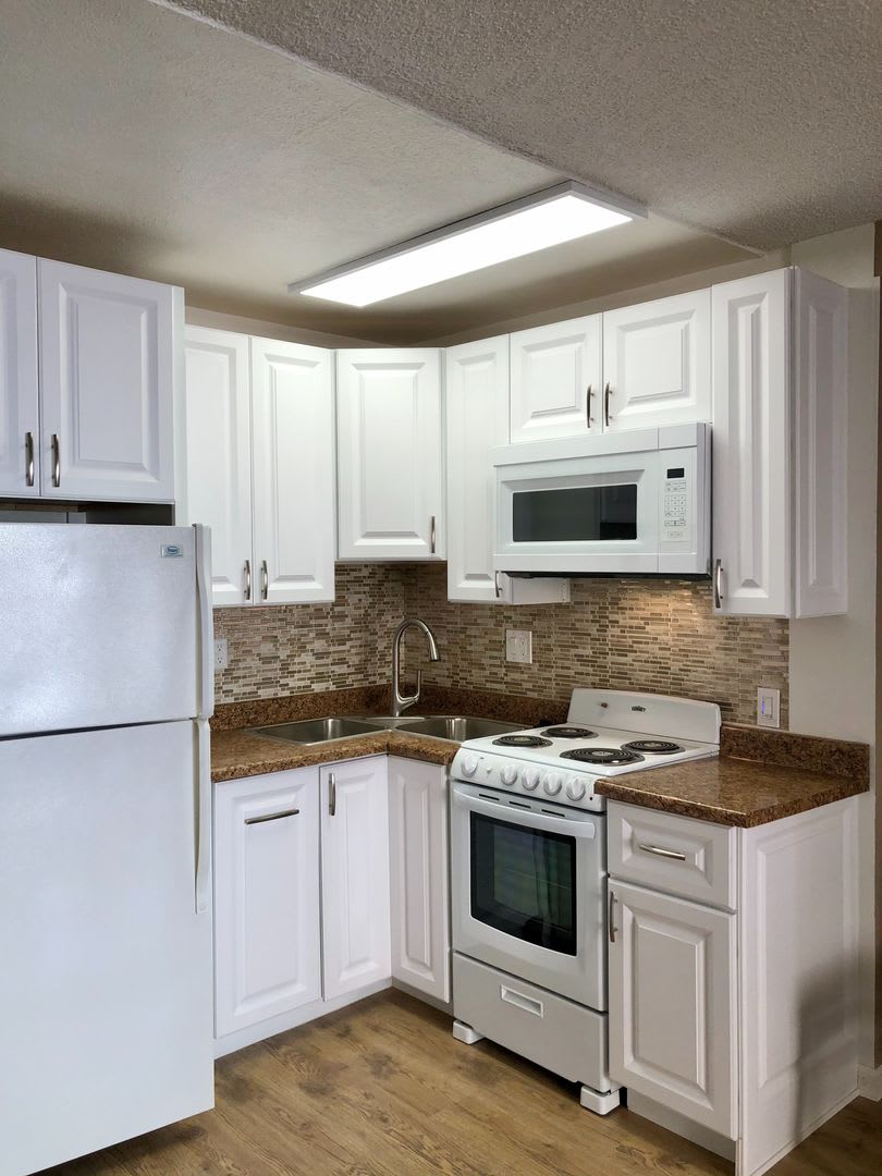 Beautiful 1 Bedroom, SENIOR home (55+) $1,520 /MO – photo 3