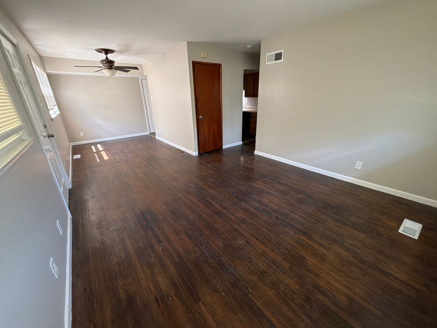 Welcome home to this charming 3-bedroom, 1-bath – photo 3