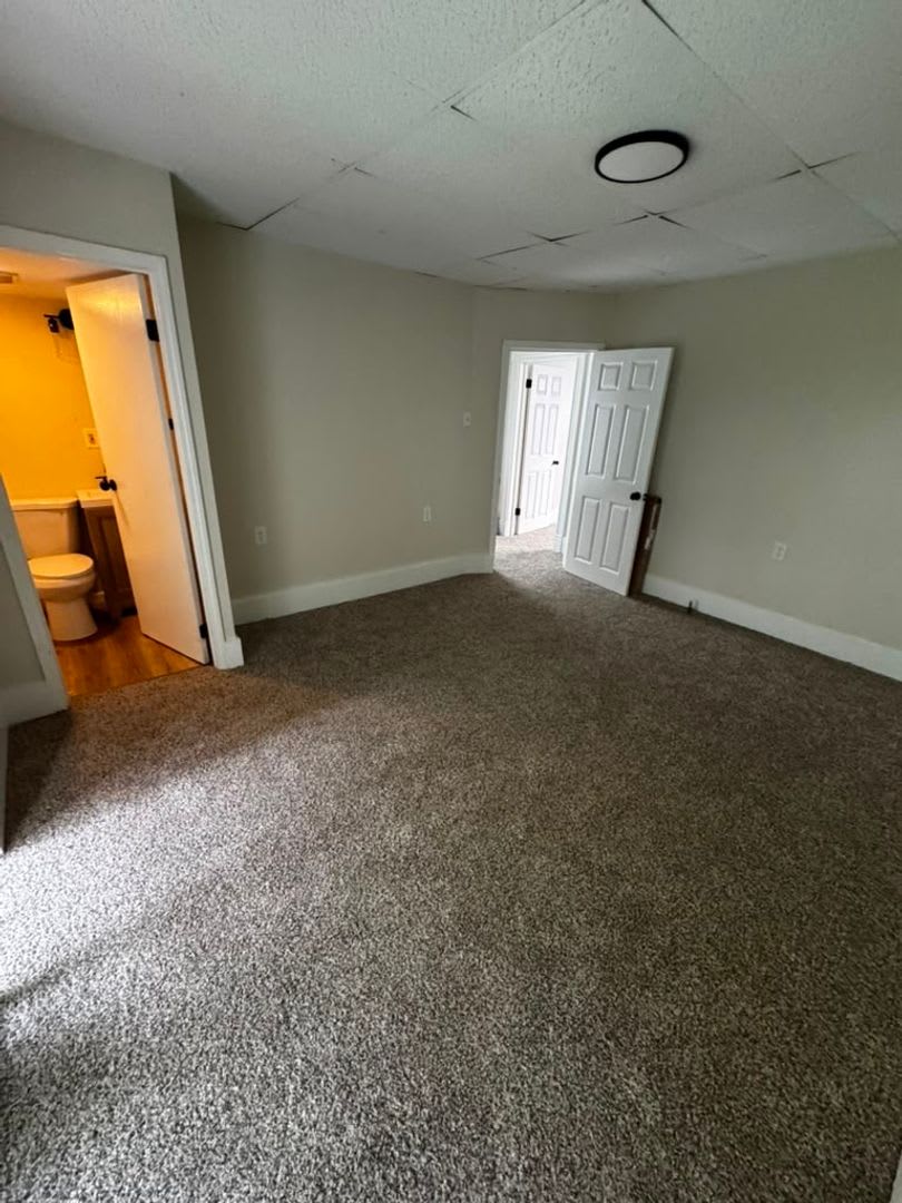 Charming 2BR Home in McKees Rocks, Section 8 Considered!! – photo 5