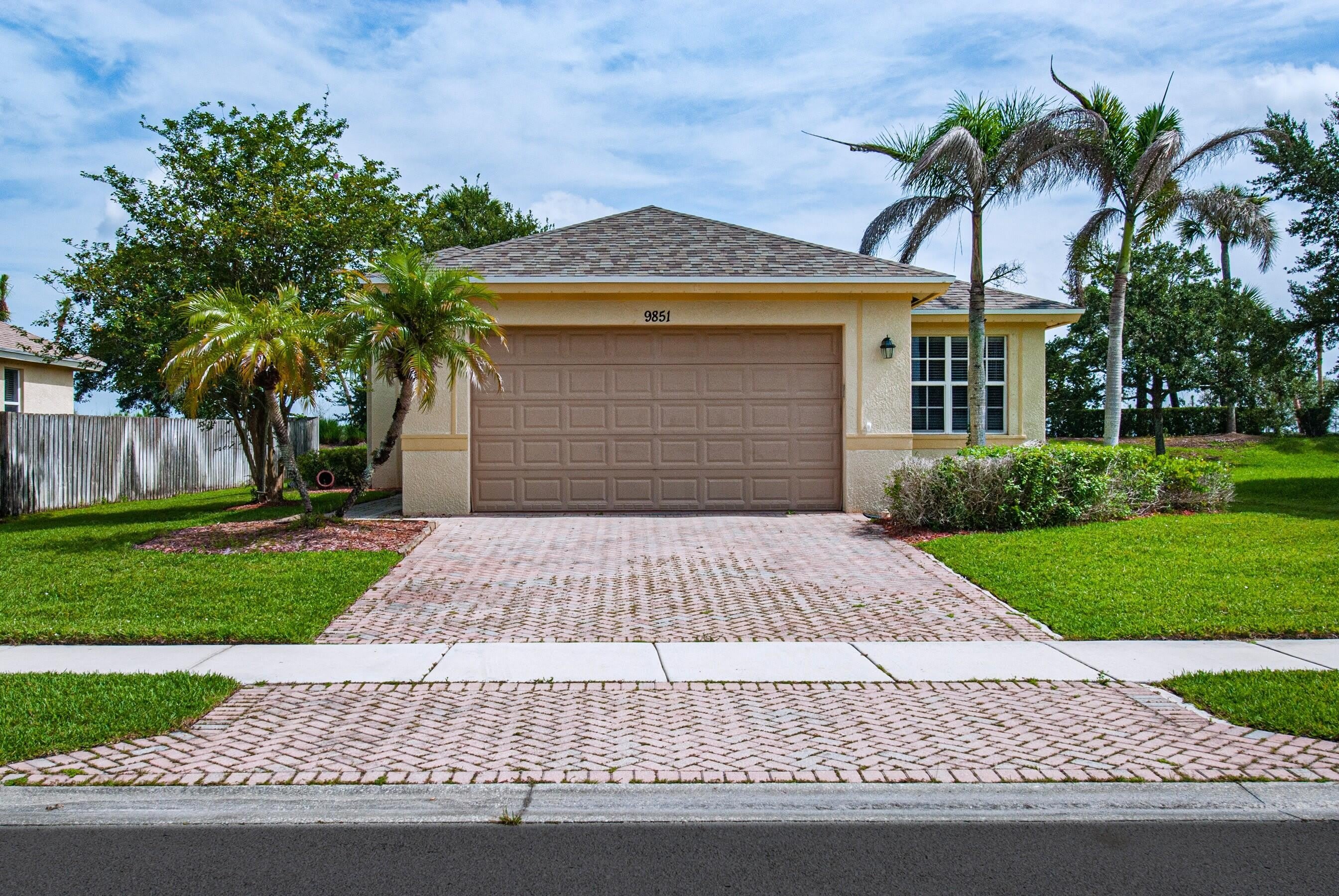 9851 E VERONA Circle – photo 1