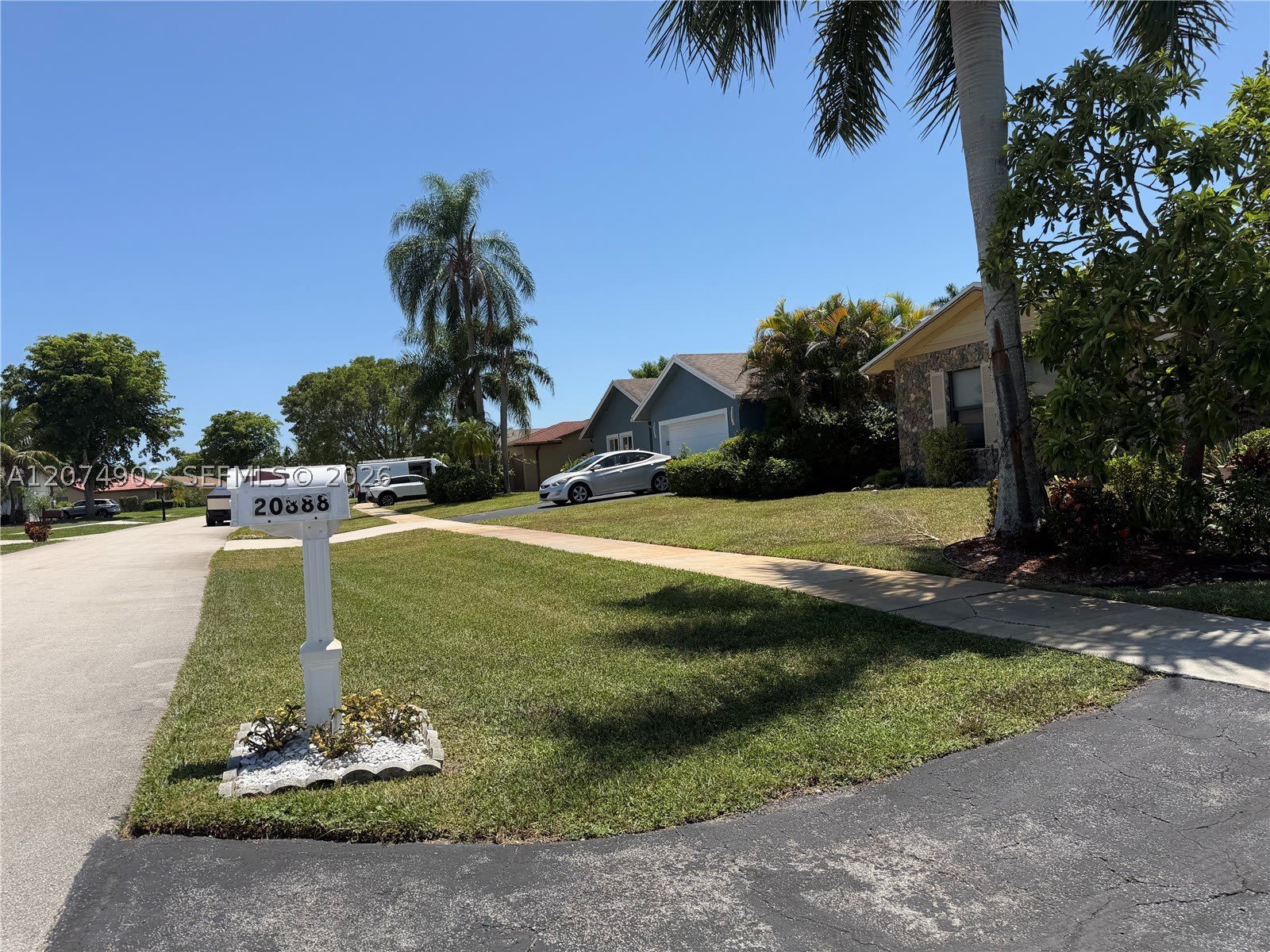 20888 Sugarloaf Ln – photo 2