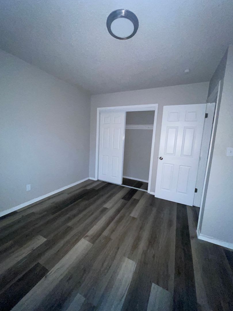 Remodeled w/ granite and new appliances – photo 5