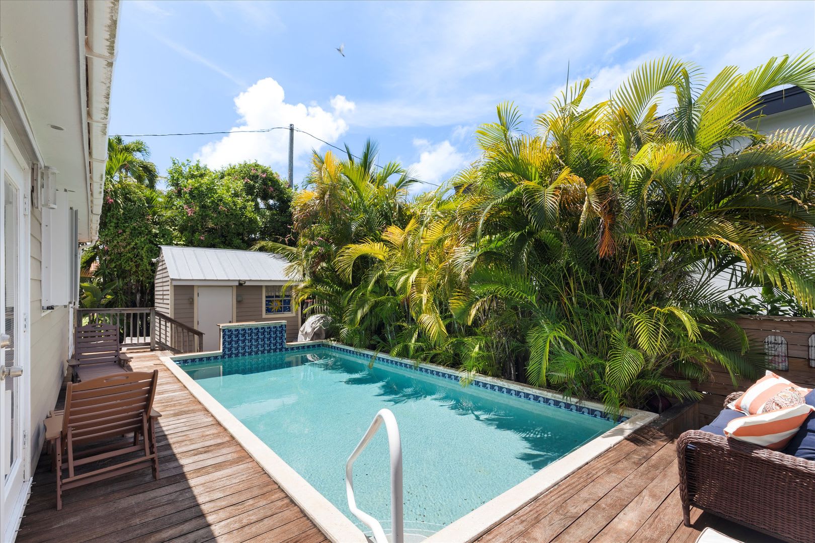 Charming 1BR/1BA with Loft & Pool Access – Fully Furnished! – photo 5