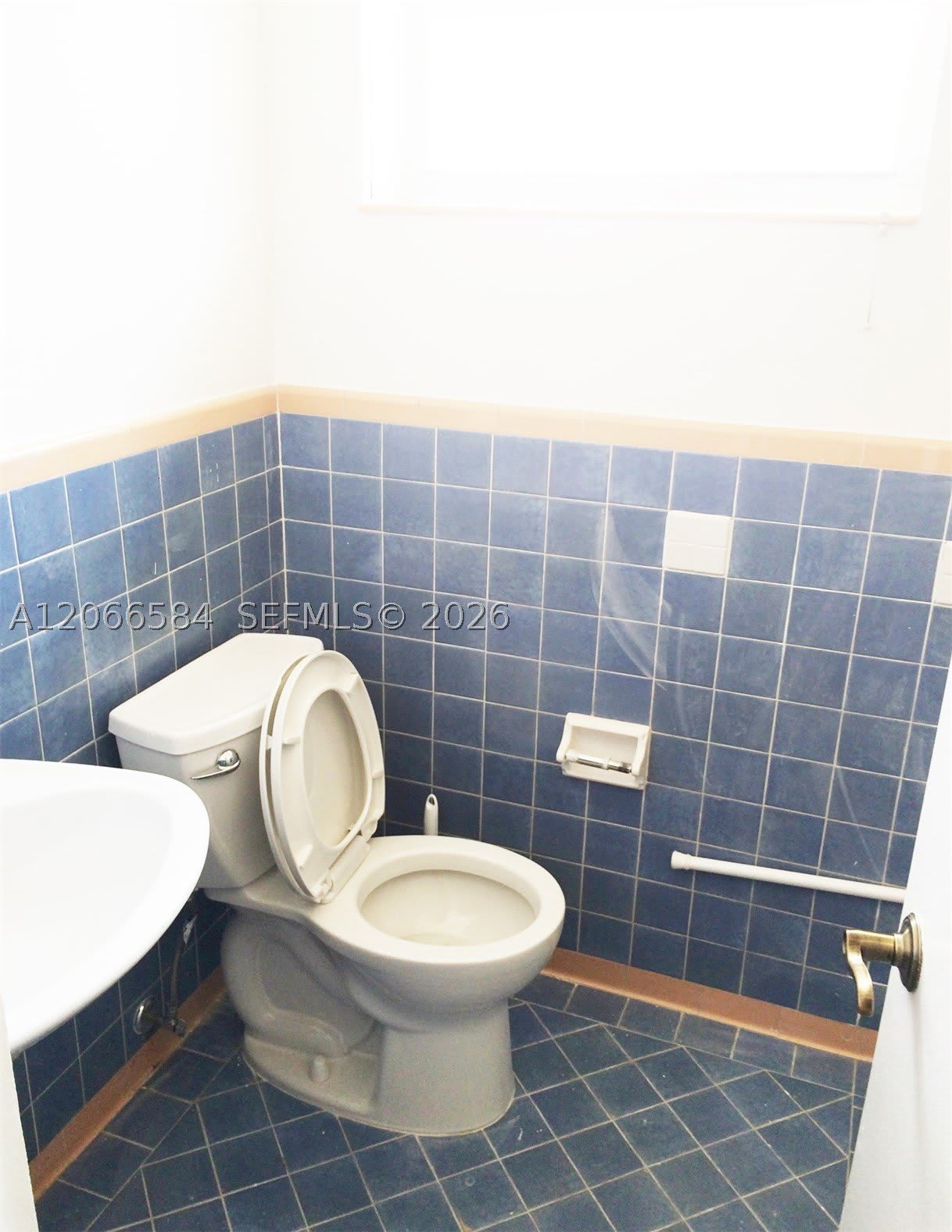 47 Sidonia Ave – photo 2