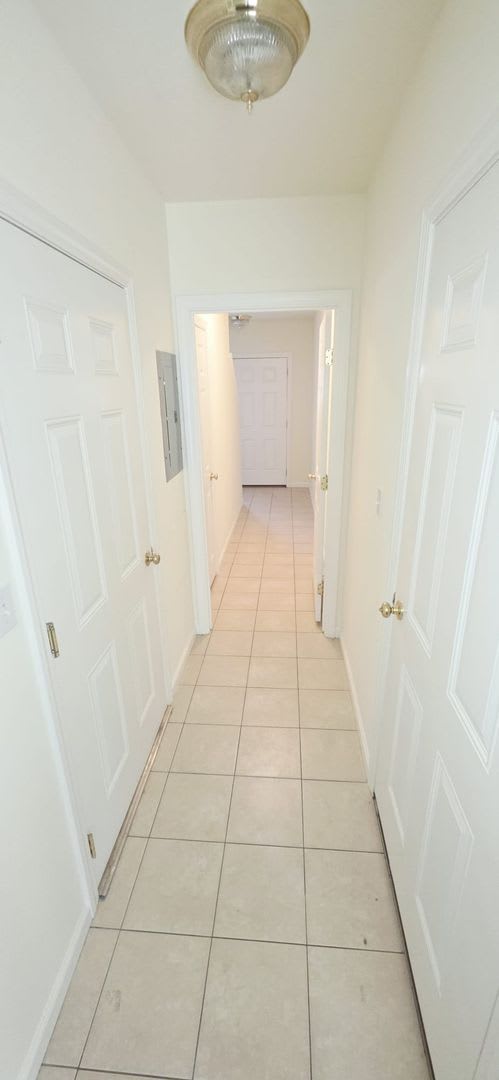 Spacious 2BR North End Townhouse w/ Garage & In-Unit Laundry – photo 2