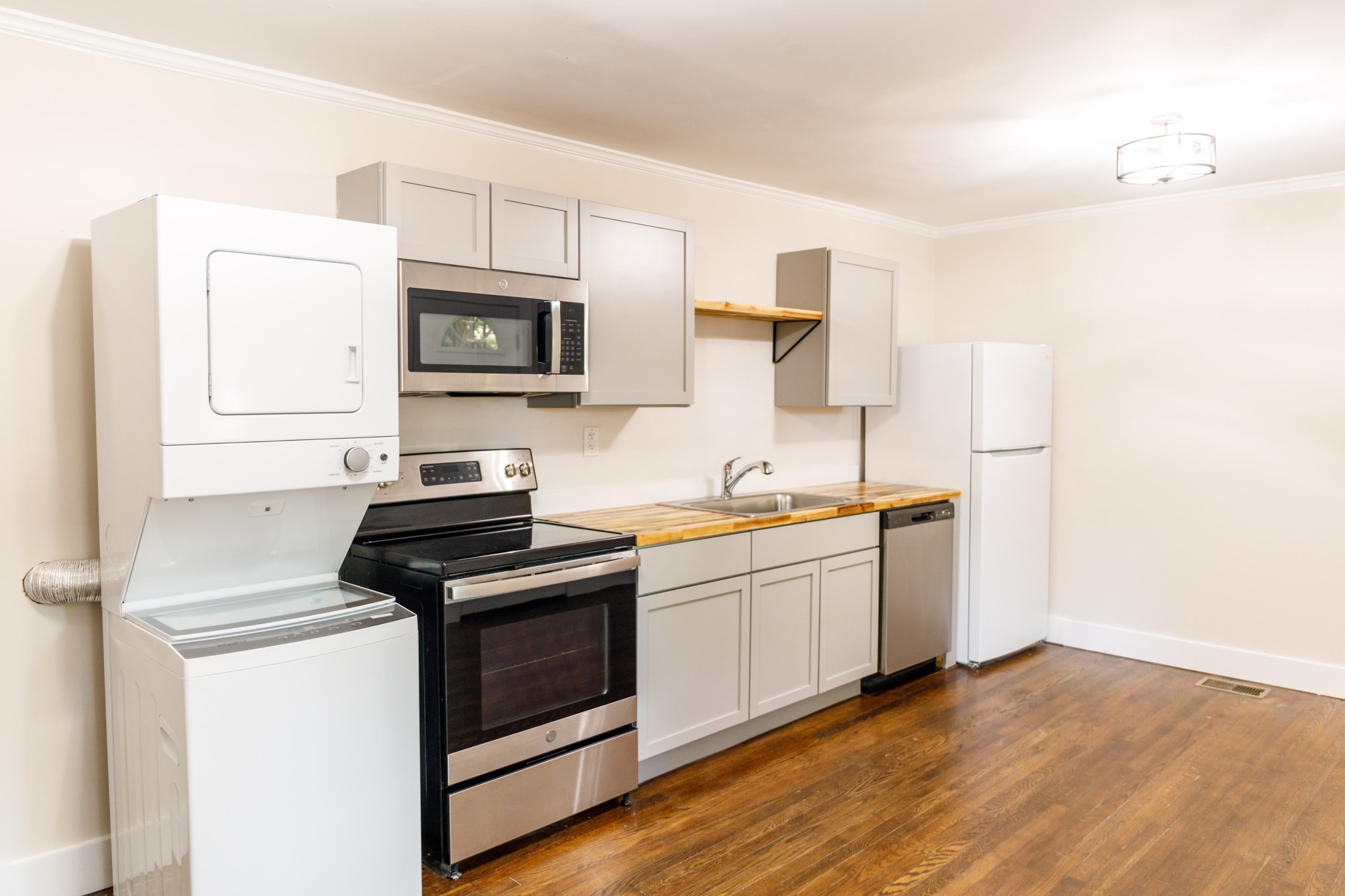 1558 Orange Grove Road C – photo 2