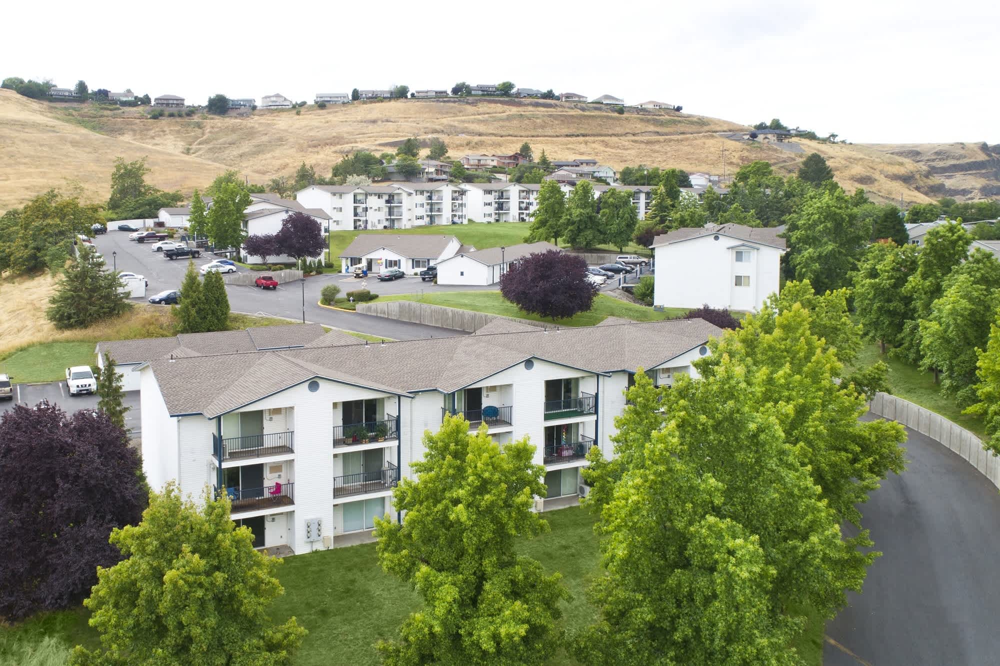 Westridge Apartments – photo 1