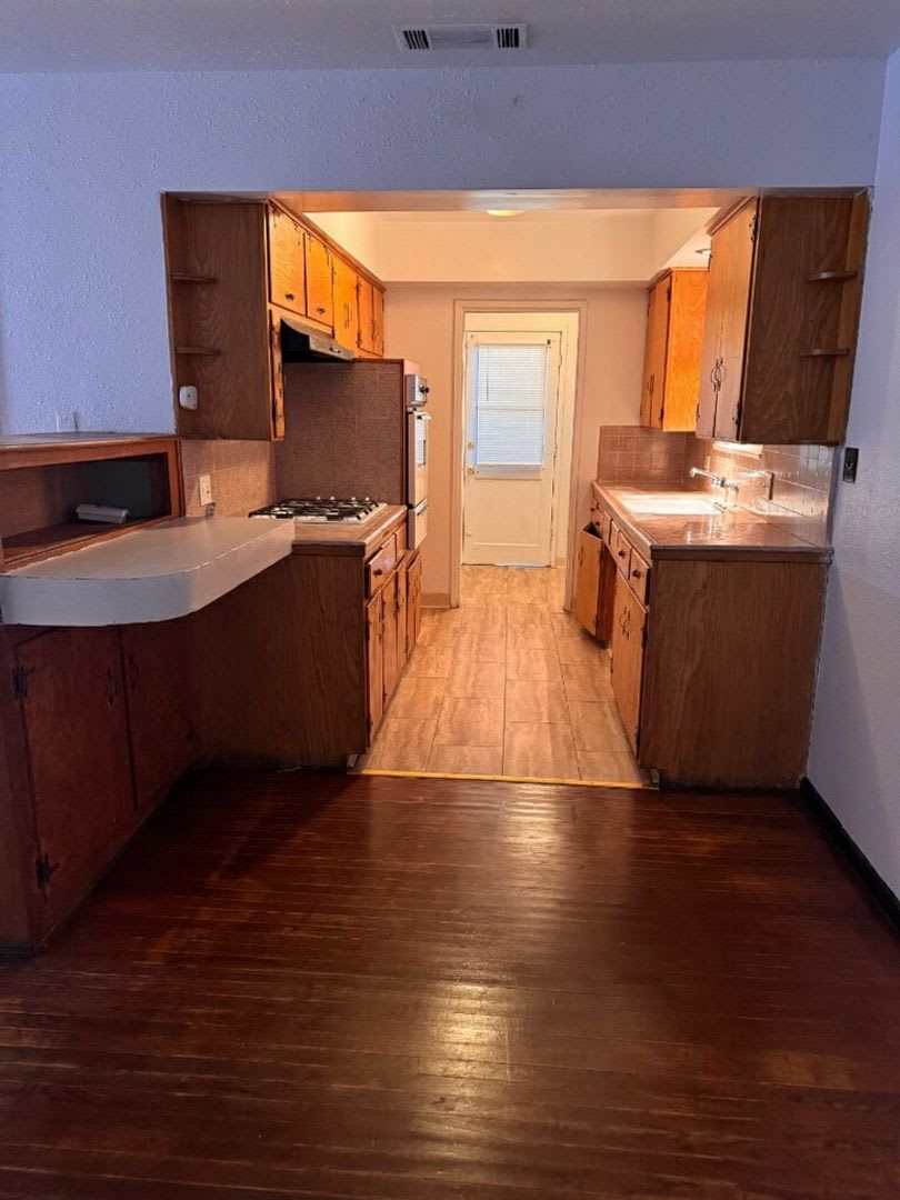 Charming 2 Bedroom Home Now Available For Rent – photo 5