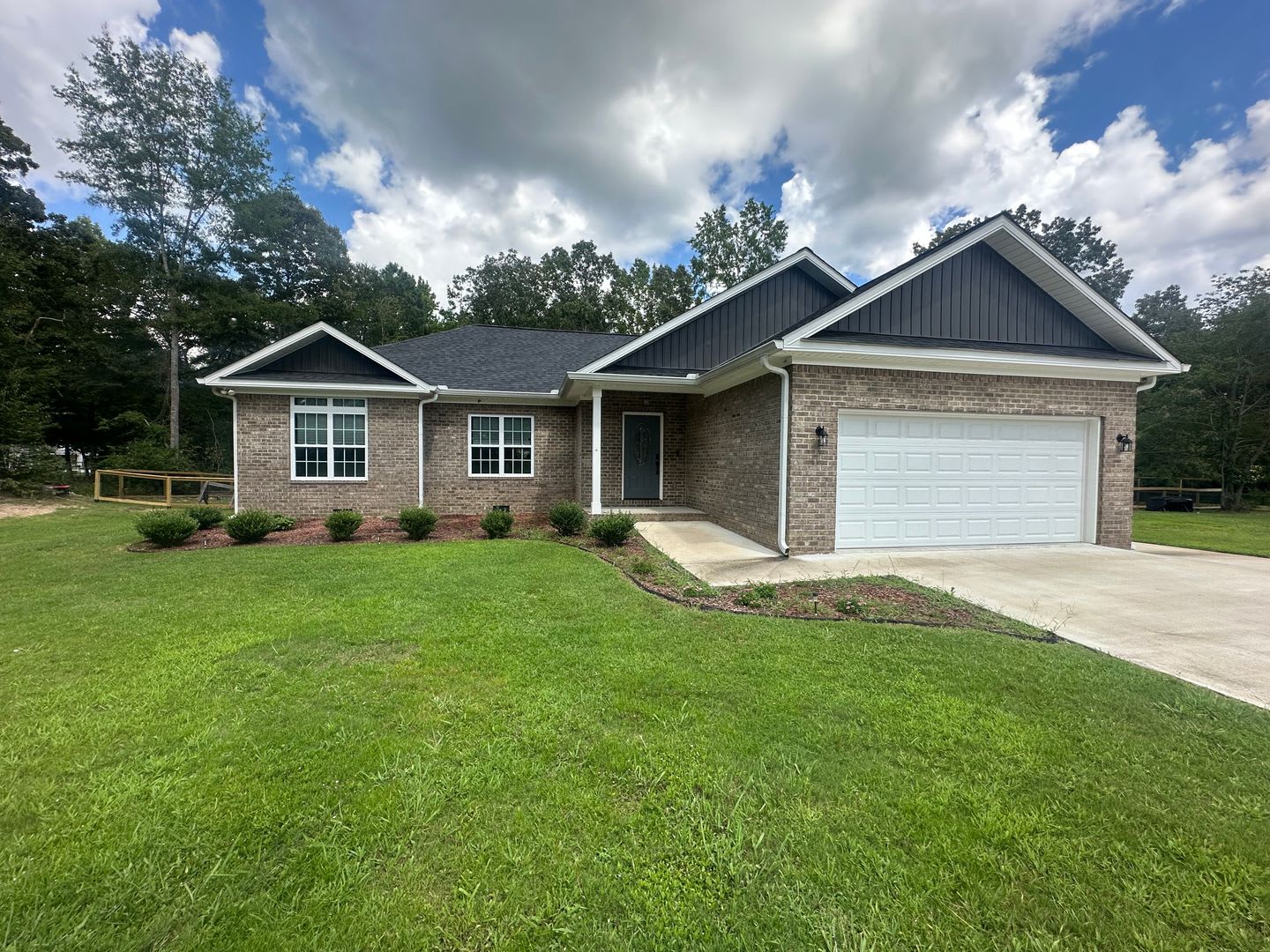 Spacious 4 Bedroom, 3 Bathroom Custom-Built Home for Rent! – photo 1