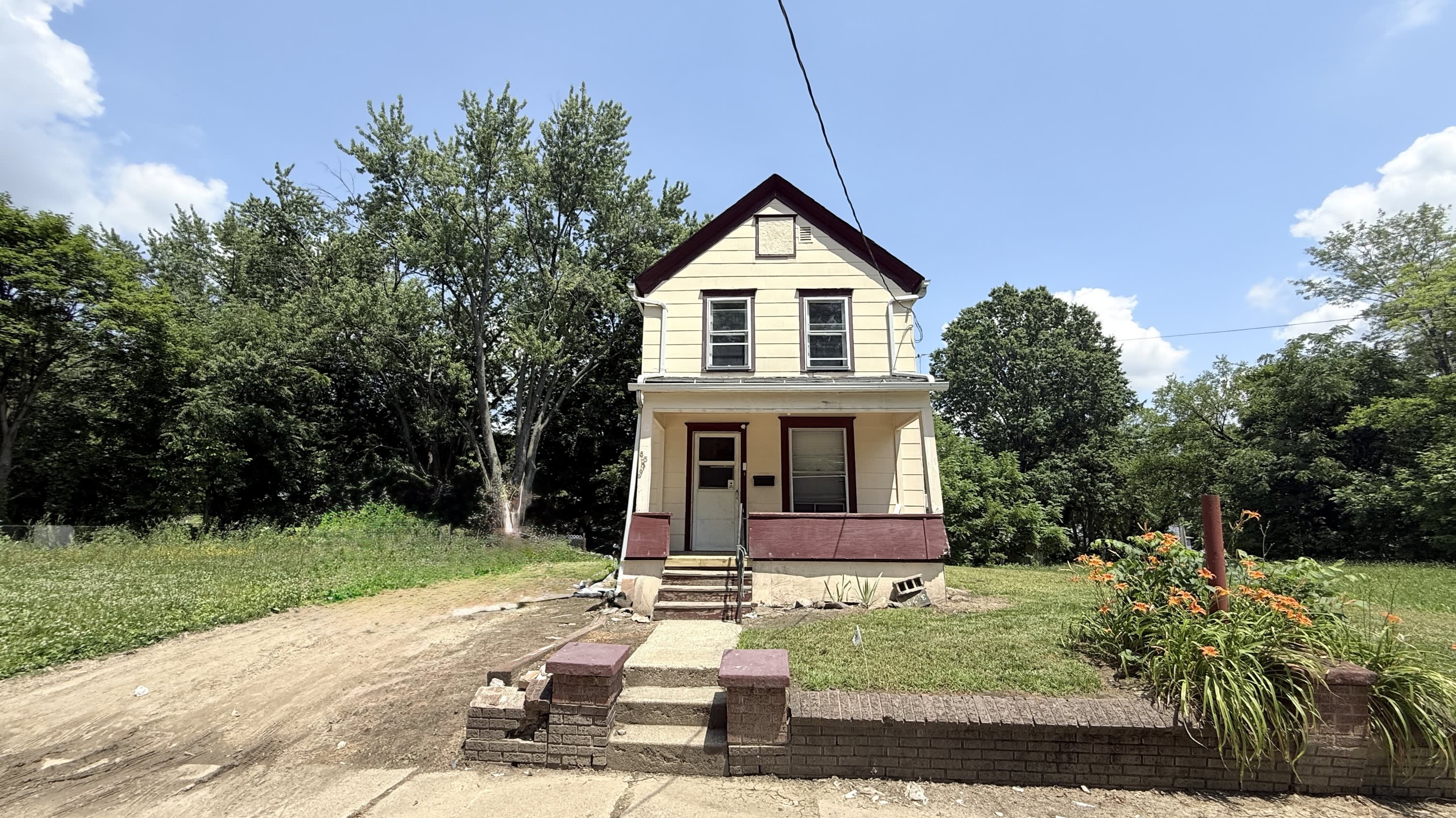 85 Shaefer Street – photo 1