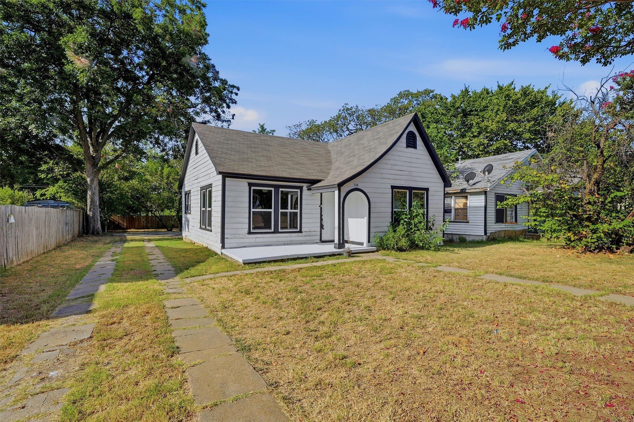 716 W Heron Street – photo 2