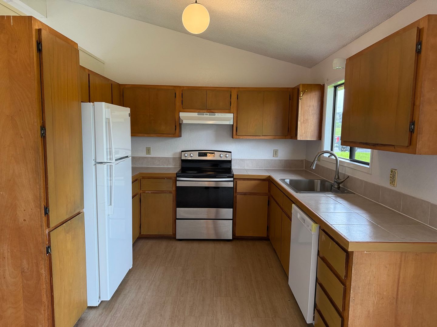 3BR/2BA Home located in Hilo! – photo 3