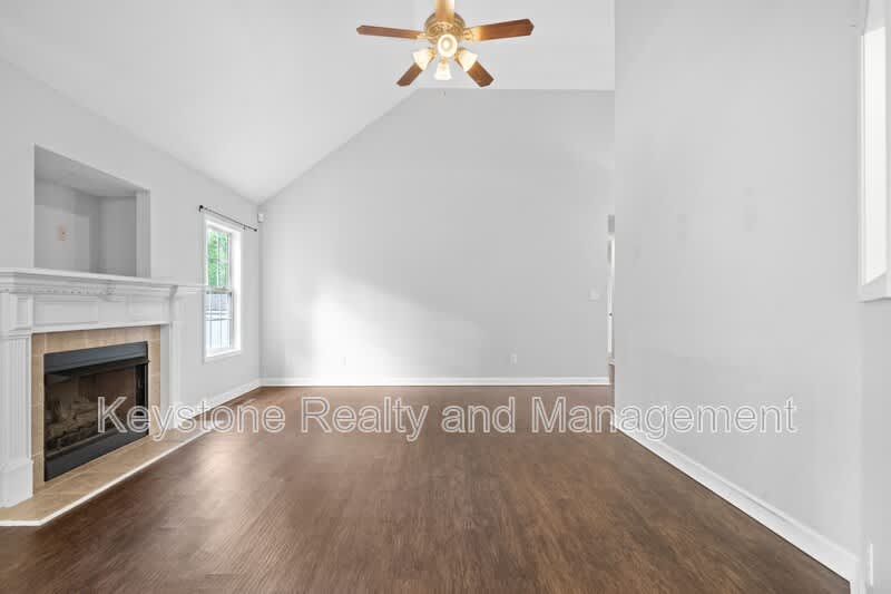 1405 Mutual Drive – photo 3