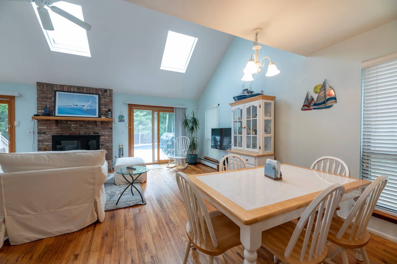 221 Norfolk Drive – photo 4