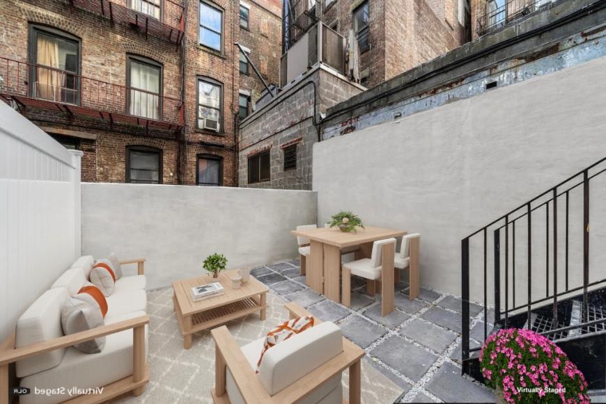 356 West 48th Street – photo 1