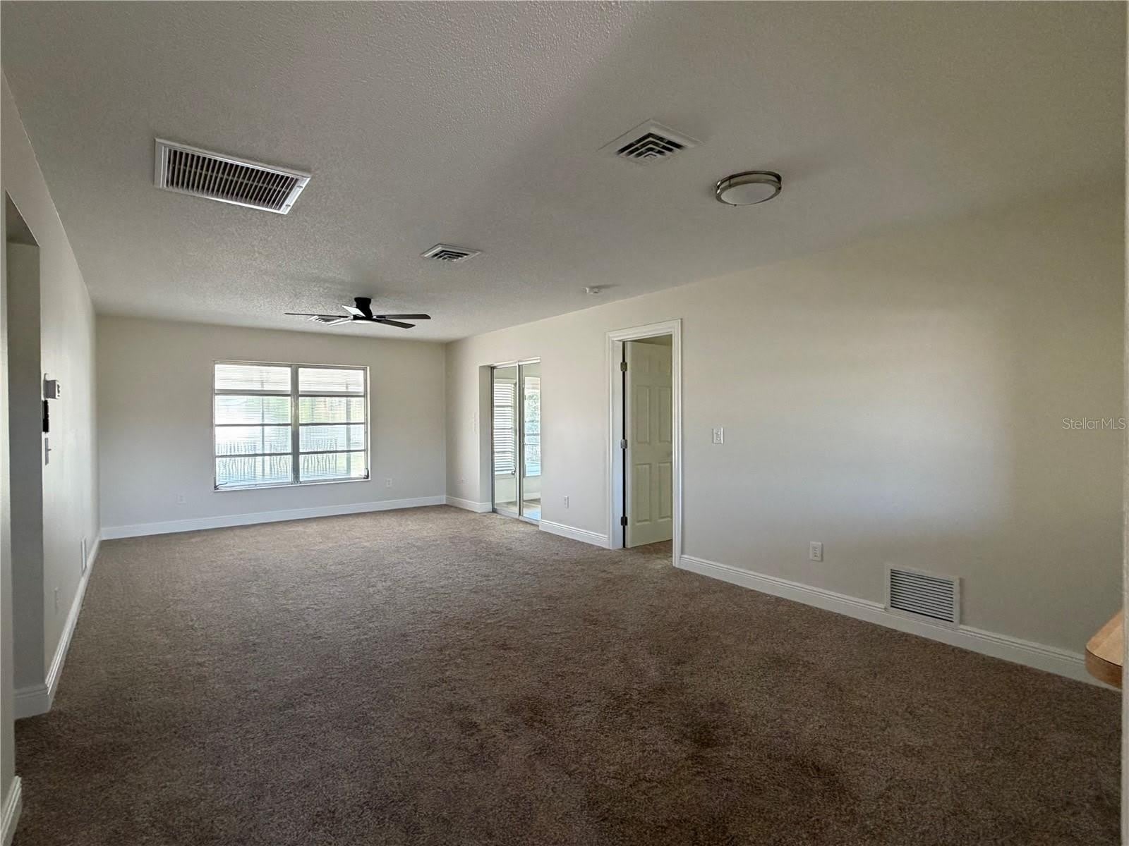 635 HARVEY Street – photo 4