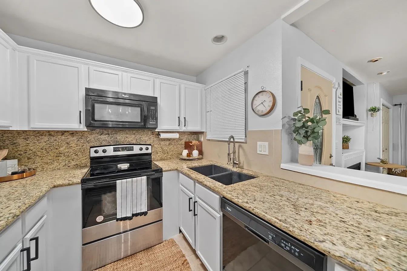 3556 Sunset Ln Unit 36 – photo 4