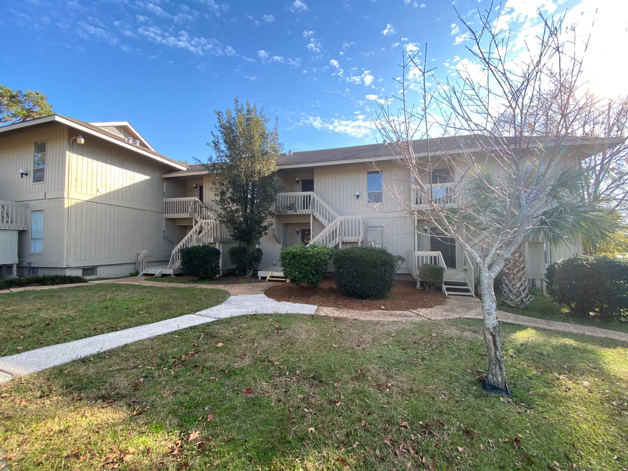 2055 Seacliff Dr N – photo 2
