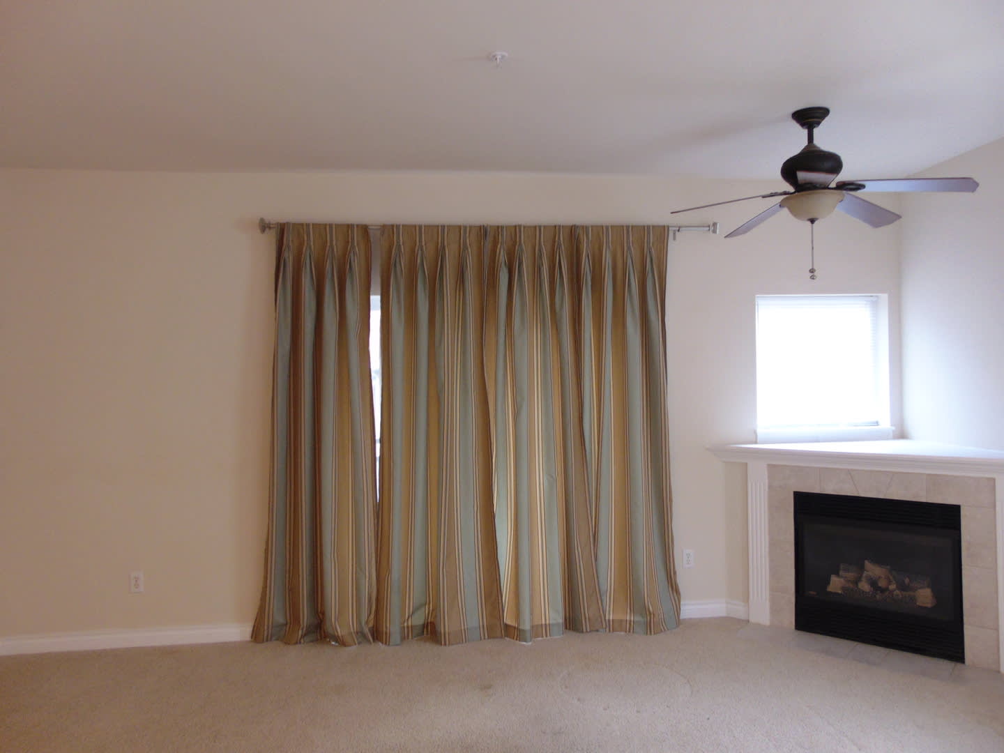 Nicely Updated 3BR RentonTownhome, Great Location! – photo 4