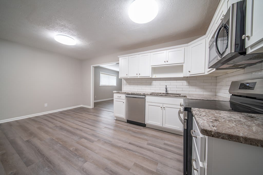 6040 Luna Drive – photo 5