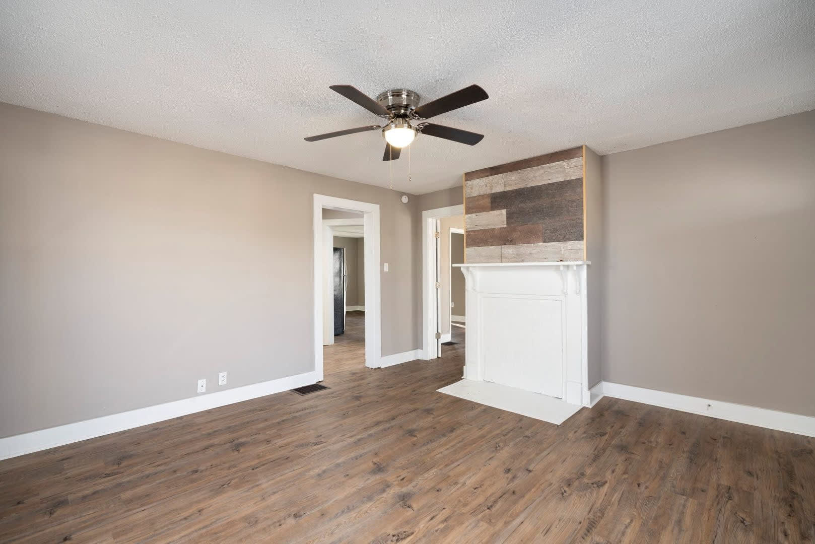 2 Bedroom Home For Rent Near The Old Train Station! – photo 5
