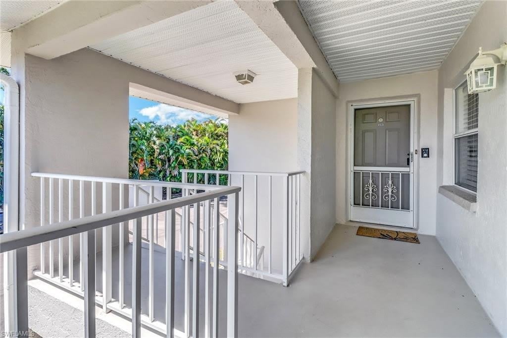 1358 Derbyshire Ct – photo 3