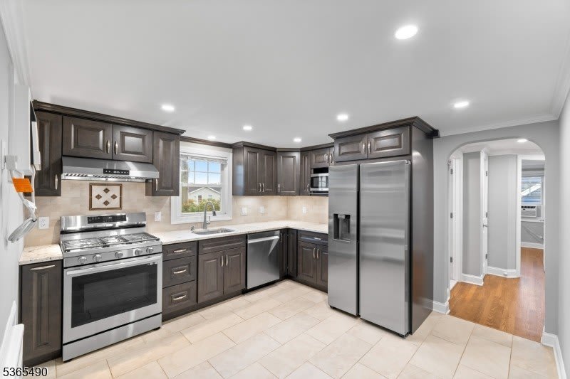 86 Forest St – photo 2
