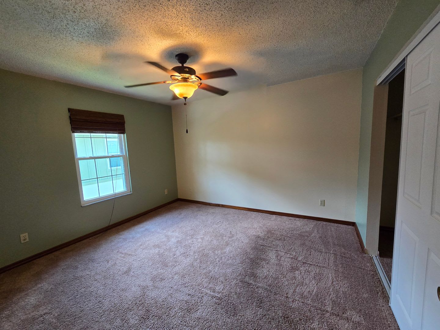 Charming 2-bedroom, 1-bath Condo – photo 2