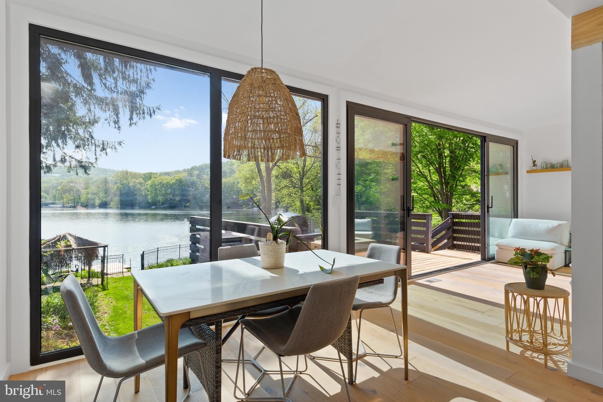 101 LAKESHORE DR – photo 3