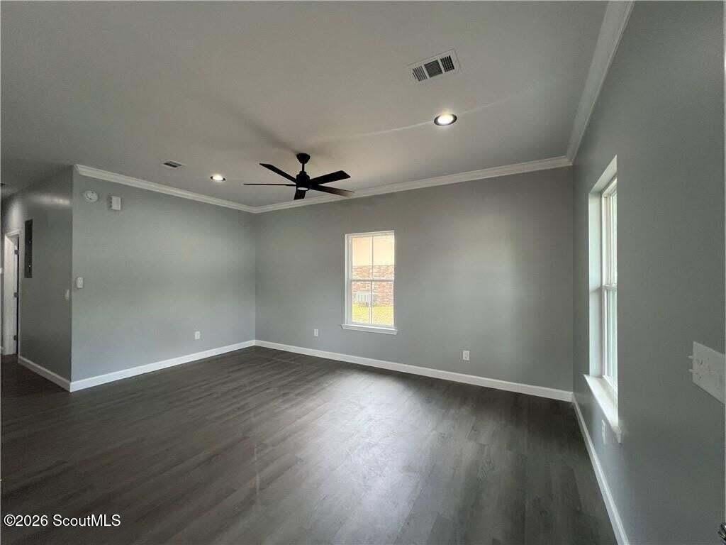 909 E 3rd Street – photo 5