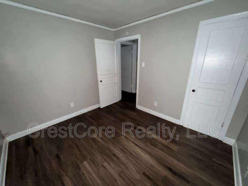 839 Leon Pl – photo 3
