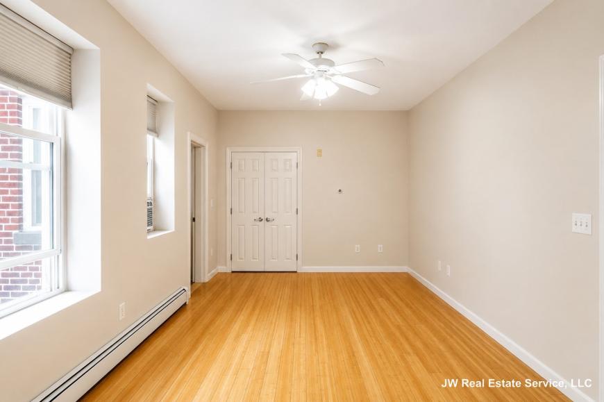 330 Summit Ave. – photo 4