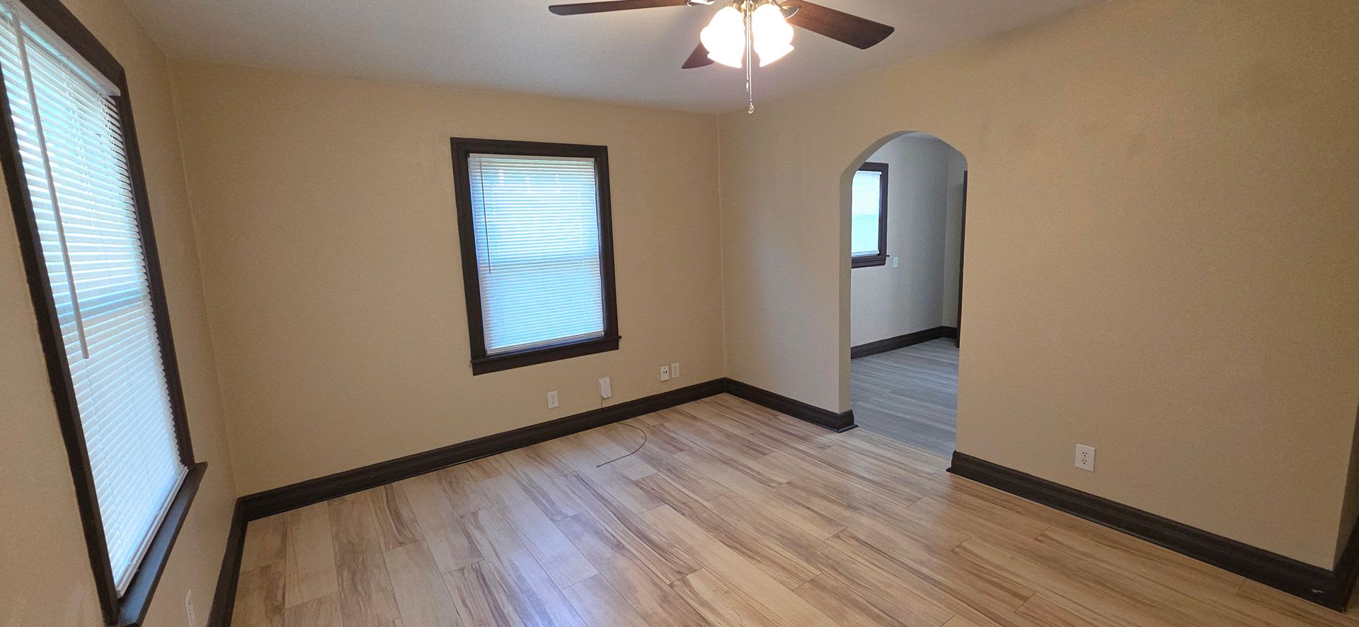 Totally Updated 2 Bedroom 1 Bath Home 825 – photo 2