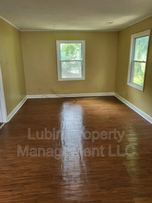 1866 Valley Blvd – photo 3