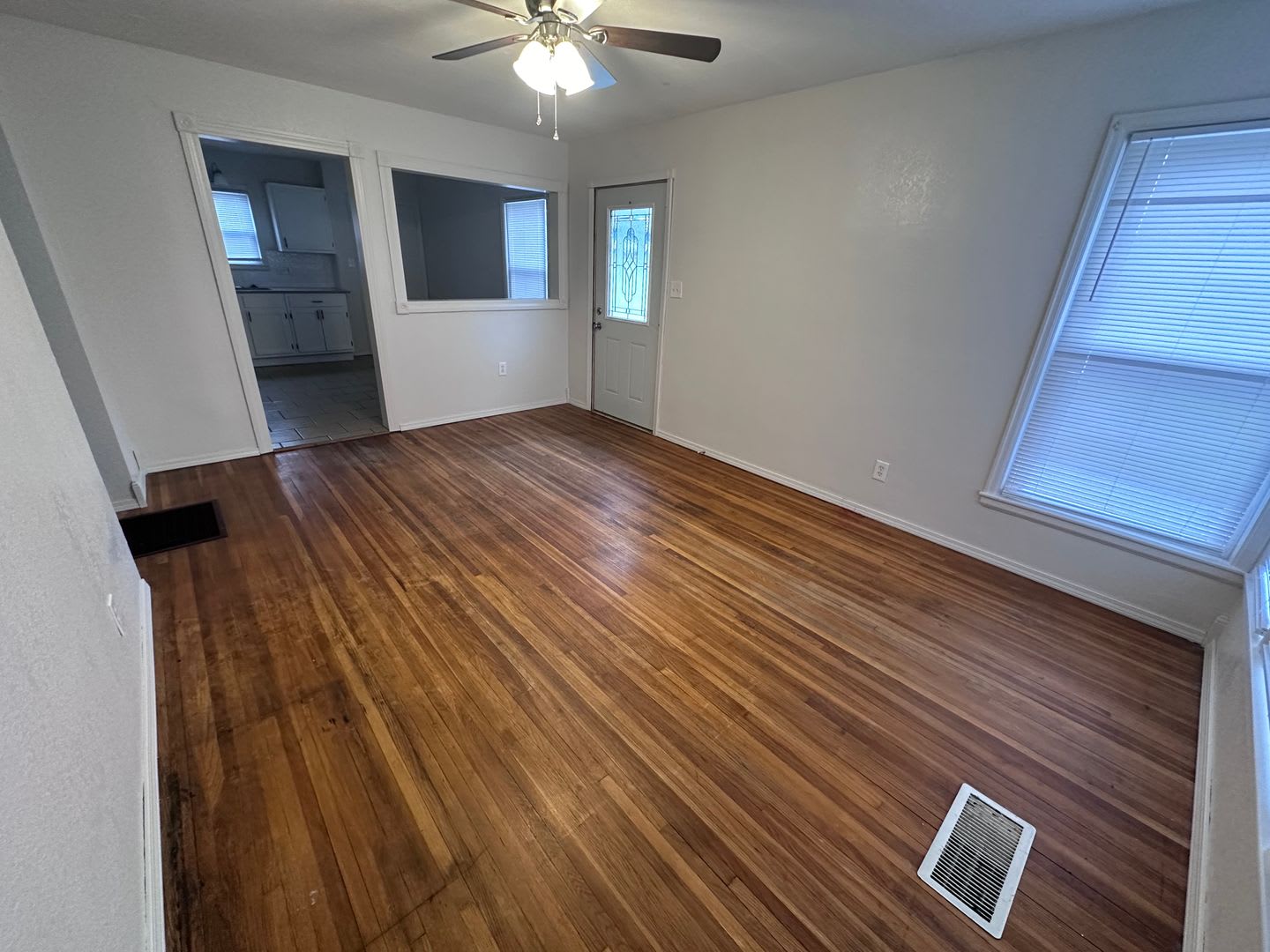 950 Accepting Section 8 Housing Voucher 2 Bedroom 1 Bathroom Single Family Home – photo 3