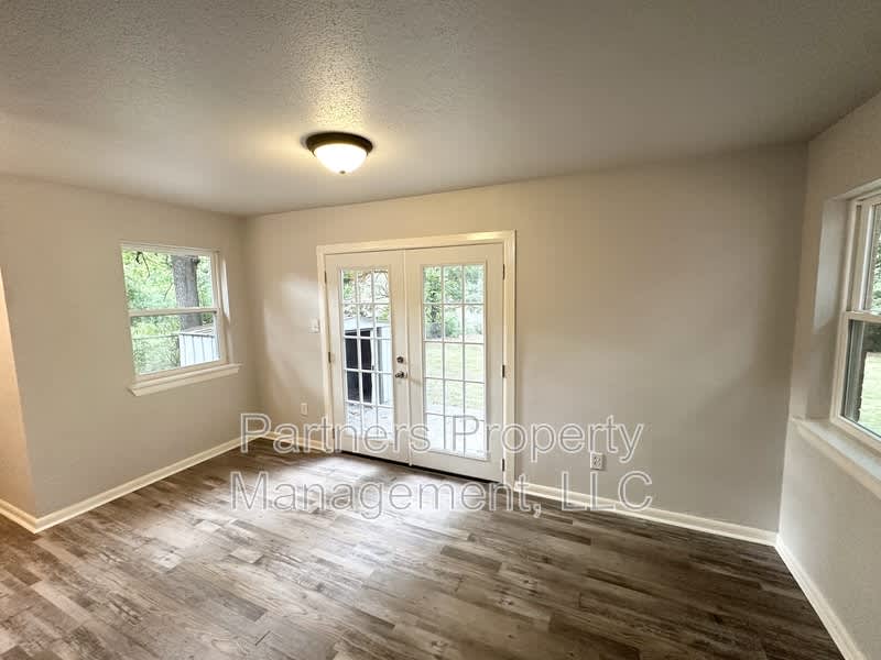 2409 Cottonwood Place – photo 5