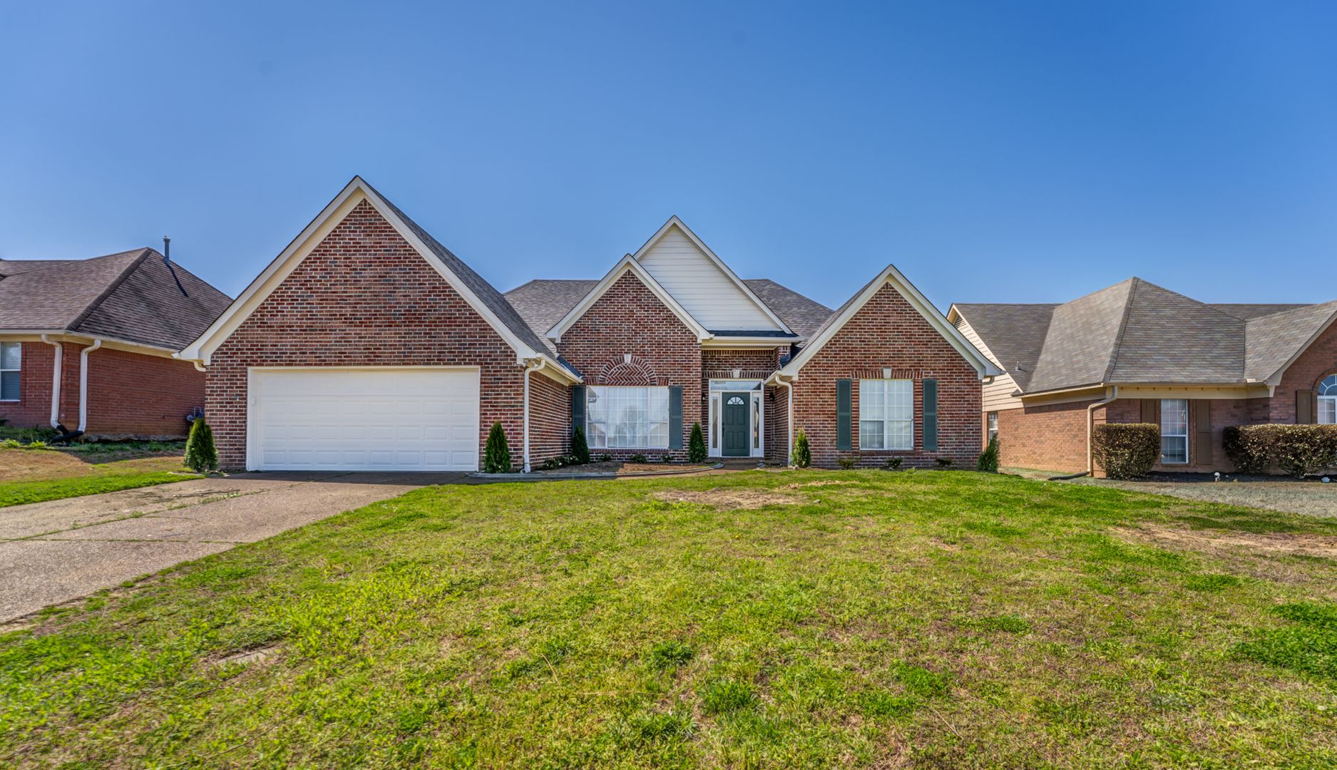 Modern Comfort Meets Southern Charm Spacious 4 Bedroom Home – photo 1
