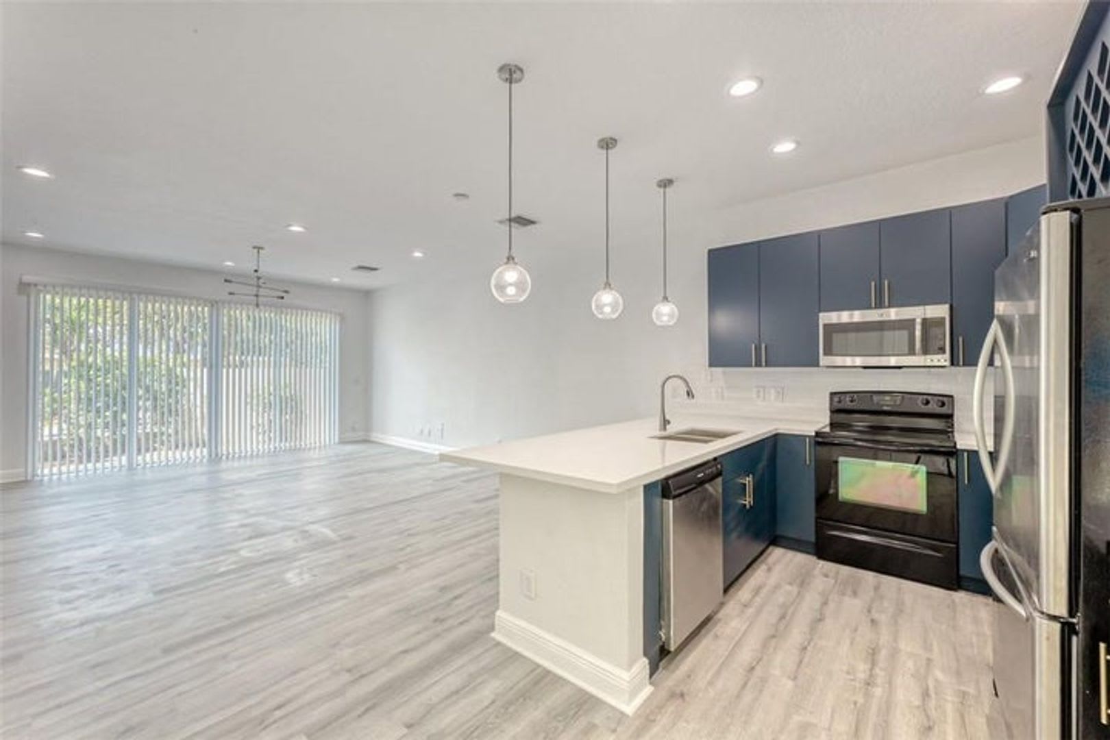 502 Sw 4Th Avenue 1 Fort Lauderdale Fl 33315 1010 – photo 2