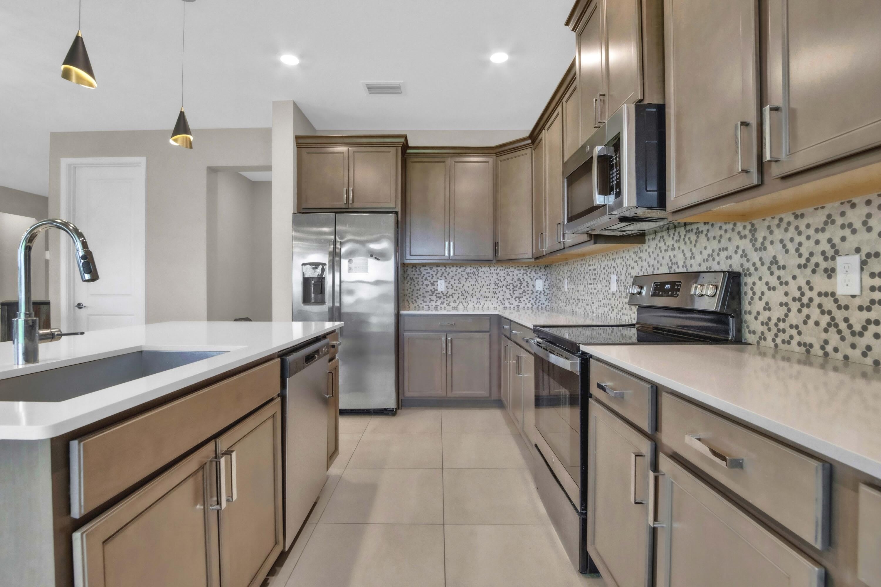 1304 Whitcombe Drive – photo 3