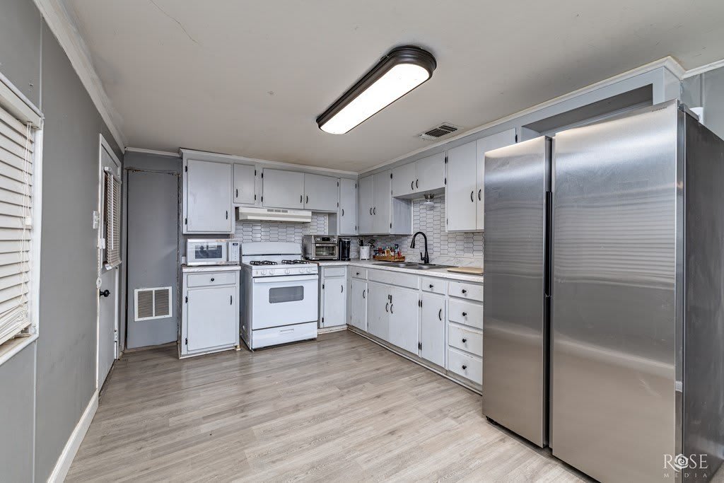 226 W Ave M – photo 5