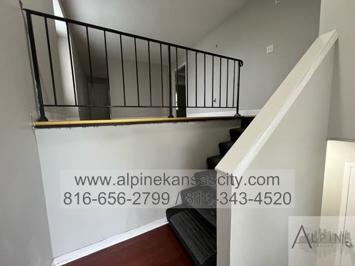 1521 Jackson Avenue – photo 5