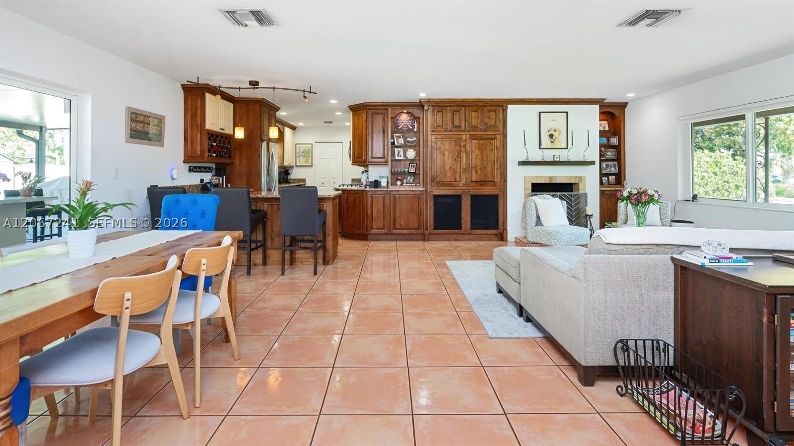 2549 NE 27th Ave – photo 4