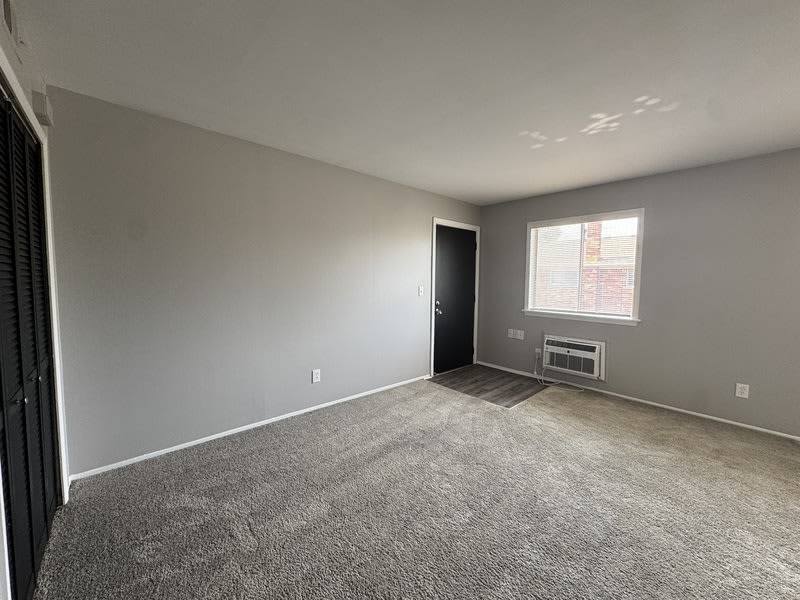 4431 Oakwood Boulevard – photo 3